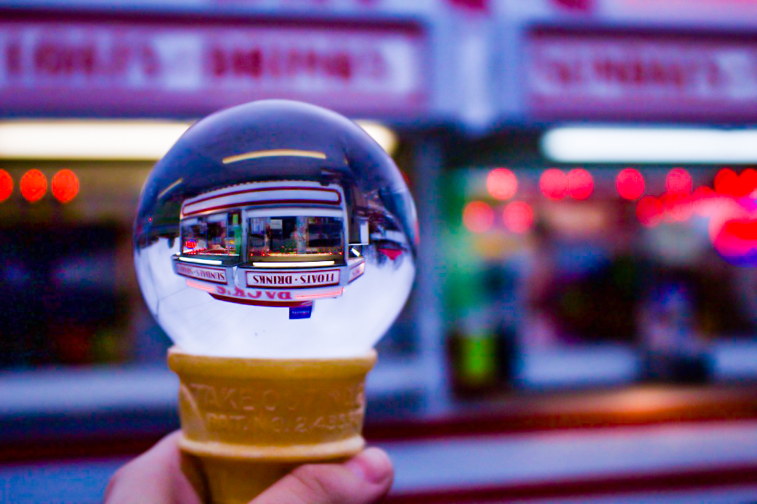 Photo orb packs ice cream